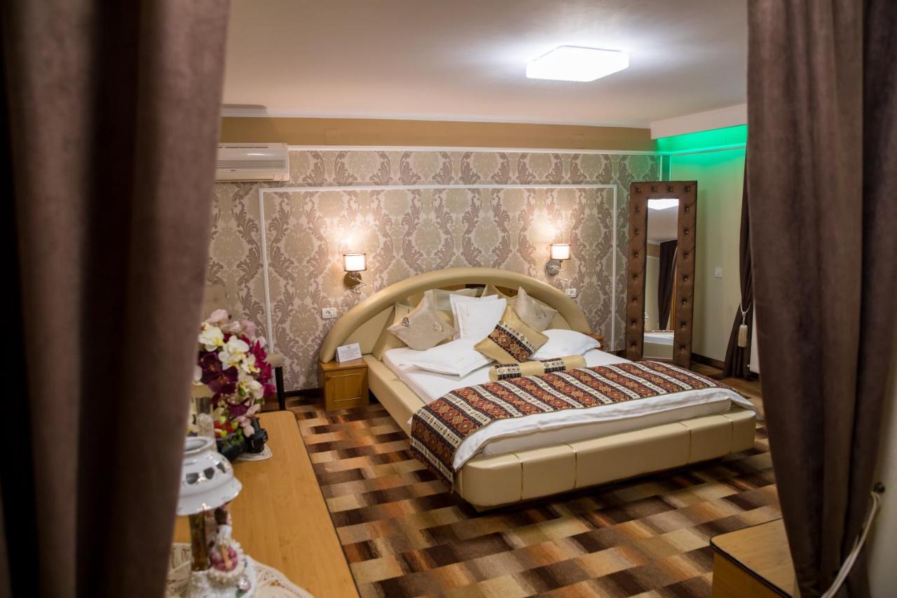 Pensiunea Sofia Timişoara Buitenkant foto